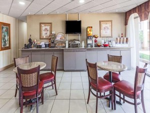  Vacation Hub International | Ramada by Wyndham Lebanon Room