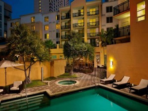  Vacation Hub International | Courtyard Miami Dadeland Room