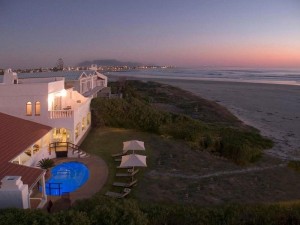  Vacation Hub International | The Beach Villa Room