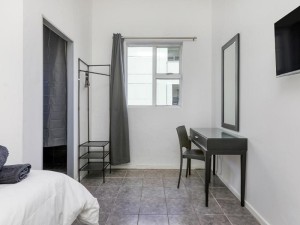  Vacation Hub International | Inn & Out Express Sea Point Room