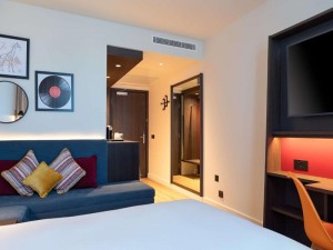  Vacation Hub International | Hampton by Hilton Ashford International Room