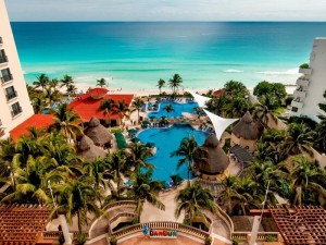  Vacation Hub International | GR Solaris Cancun All Inclusive Room