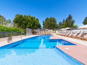  Vacation Hub International | azuLine Hotel Bergantin Room