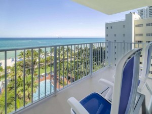  Vacation Hub International | Radisson Resort Miami Beach Room