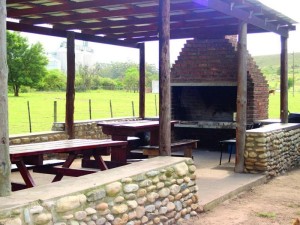  Vacation Hub International | Blue Mountain Farm Lodge, Farm & Dam House Room