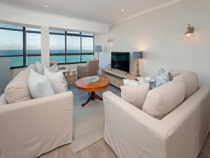  Vacation Hub International | The Sun,Whales and Waves seafront apartment Room