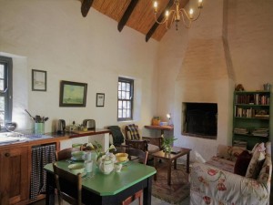  Vacation Hub International | The Little Farmhouse Room