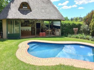  Vacation Hub International | Rosedale Self Catering Cottage Room