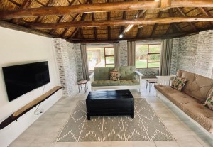  Vacation Hub International | Charihandra Game Lodge Room