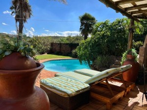  Vacation Hub International | Map's View Guesthouse Room