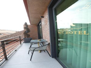  Vacation Hub International | M 1 T Hotel Tbilisi Room