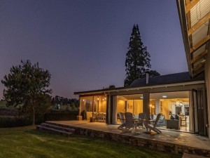  Vacation Hub International | Fairfax Farmhouse Room