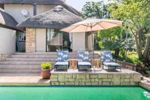  Vacation Hub International | 76 On Crestwood Room