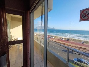 Vacation Hub International | Cape Town Beachfront Accommodation in Blouberg Room