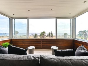  Vacation Hub International | 6 Selwyn Court - Beach Front Room