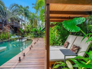  Vacation Hub International | The Palms At Palm Cove Room