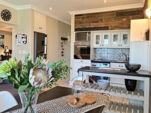  Vacation Hub International | Apartment 18 Lifestyle Room