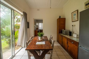  Vacation Hub International | Family Retreat Holiday Home Room