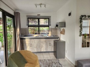  Vacation Hub International | Santika Sunhill Cottage Room