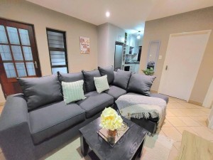  Vacation Hub International | Pamuzinda Airbnb at Urban Cove Room