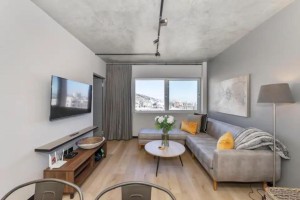  Vacation Hub International | Chic & Sophisticated 1BD Apartment - Sea Point Room