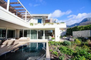  Vacation Hub International | Thirty on Grace Room
