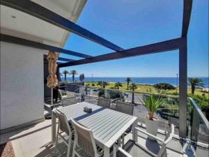  Vacation Hub International | Beach Front Bliss Room