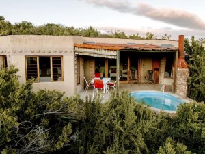 Vacation Hub International | Africa Inn Room