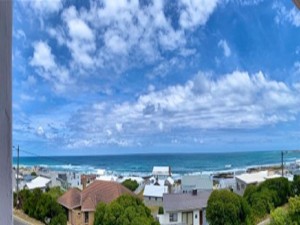  Vacation Hub International | 33 De Waal Drive Room
