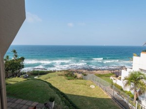  Vacation Hub International | Sea front designer apartment Room