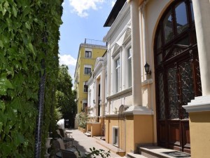  Vacation Hub International | Hotel Michelangelo Romania Room