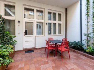  Vacation Hub International | Hotel Ikona Room