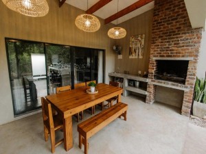  Vacation Hub International | Hyena Den - Marloth Park - Bird House Room