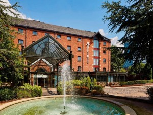  Vacation Hub International | Manchester Marriott Victoria & Albert Hotel Room