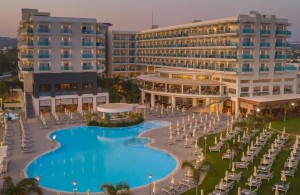  Vacation Hub International | NissiBlu Beach Resort Room